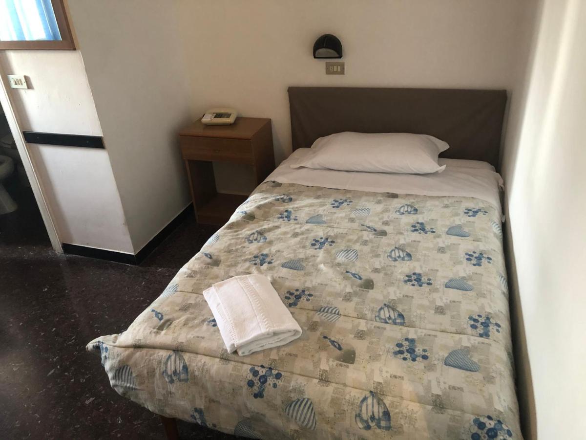Hotel Miramare سافونا المظهر الخارجي الصورة