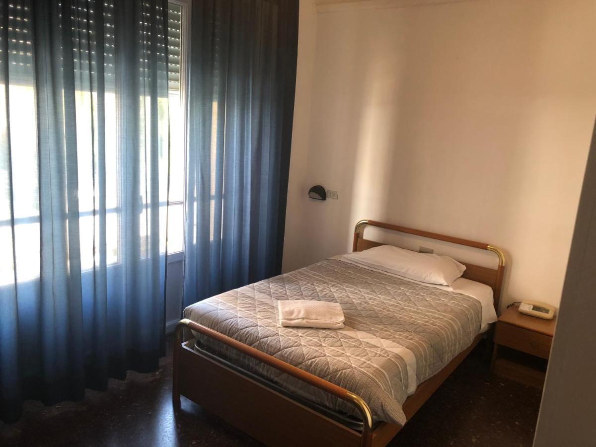 Hotel Miramare سافونا المظهر الخارجي الصورة