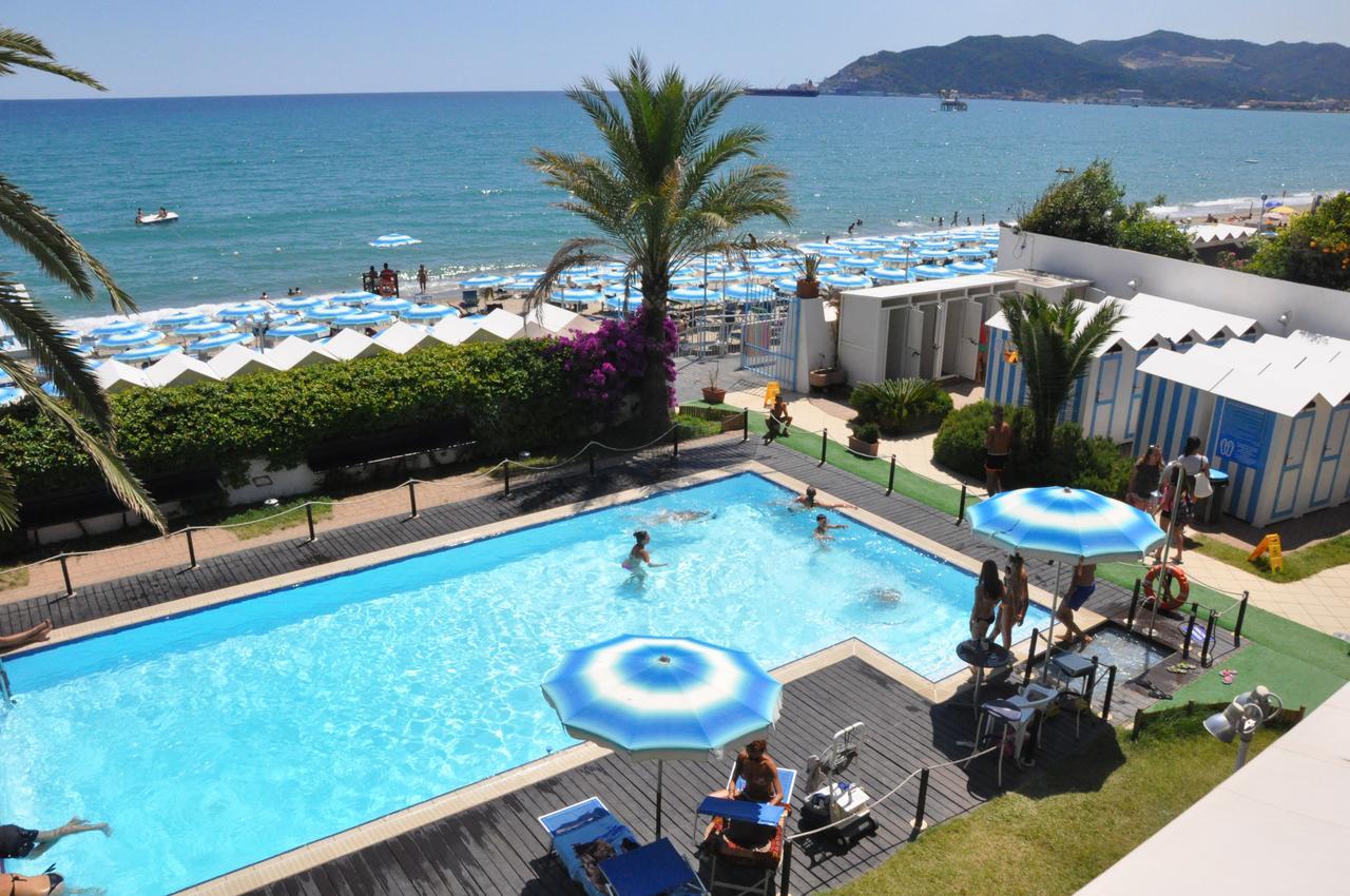 Hotel Miramare سافونا المظهر الخارجي الصورة